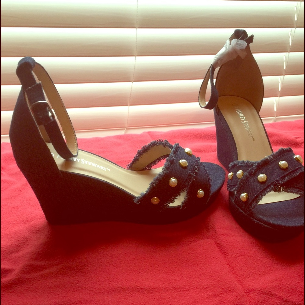 New Size 10 wide denim sandals